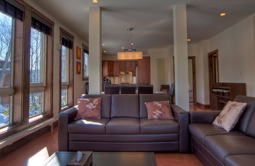 Hirafu House | Exclusive 4 Bedroom Chalet in Hirafu, Niseko Chalet 1009