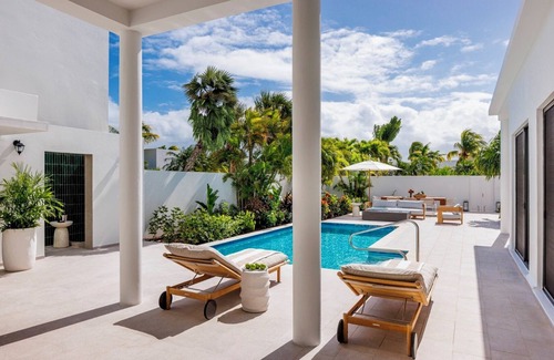 Rendezvous Bay House | Exclusive 3BR Garden Villa w/Pvt Pool, Outdoor Shower, Kitchen & Resort Access
