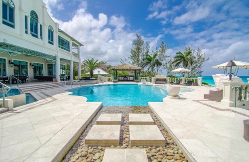 Old Fort Bay Villa | EXCLUSIVE BEACHFRONT MANSION 9 BR (VILLA C)