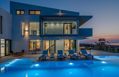 Adelianos Kampos Villa | Exclusive Crete Villa | 4 Bedrooms | Villa Blue | Lavish Interiors | Infinity.