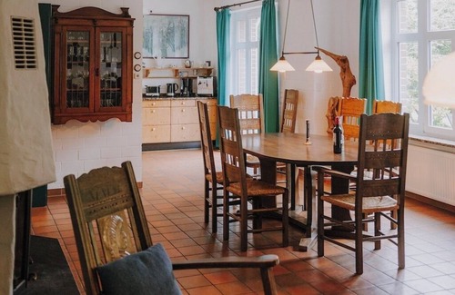 Neufeld House | Exclusive large vacation home 300m to the North Sea - perfect for families & relaxation