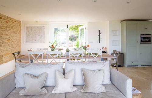 Whichford House | Exclusive hilltop country estate in an area of outstanding natural beauty.