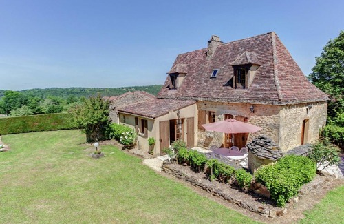 Sainte-Foy-de-Belves House | Exclusive Holiday Home in Sainte Foy de Belv s with Pool