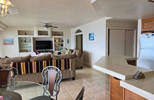 Centro Playas Condo | Exclusive ocean front centrally located 2-bedroom condo with WiFi in Rosarito
