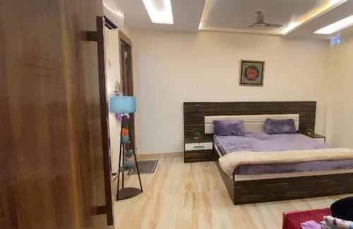 Allahabad Bed & Breakfast | Exclusive premium 2-bedroom in Prayagraj with AC, WiFi
