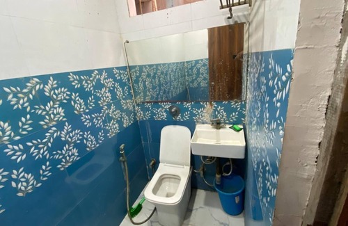 Allahabad Bed & Breakfast | Exclusive premium 2-bedroom in Prayagraj with AC, WiFi
