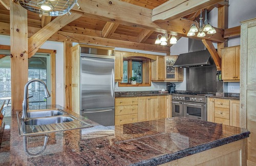 Garson Villa | Exclusive Private Waterfront Escape for Big Groups on 4 Acres