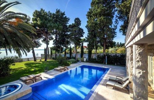 Split Villa | Exclusive Seafront Villa 5 Bedrooms Villa Mestro Outdoor Pool & Magical Sea Views Split