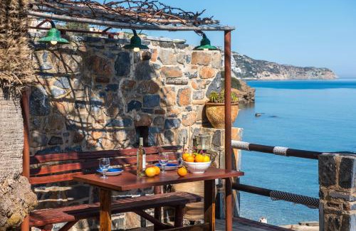 Linoperamata Apartment | Exclusive Seaside Retreat with Shared Pool & Private Beach Access