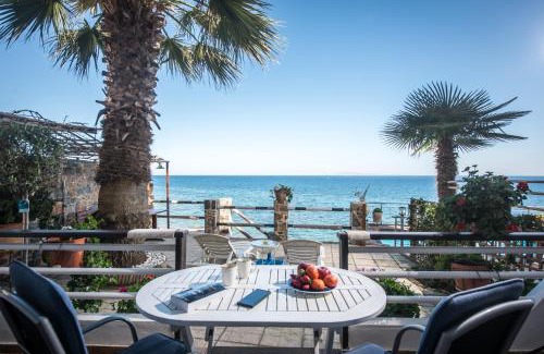 Linoperamata Apartment | Exclusive Seaside Retreat with Shared Pool & Private Beach Access