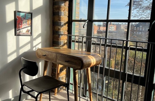 Whitechapel Apartment | Exclusive Shoreditch Warehouse w. Rooftop Garden