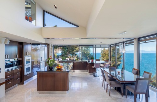Ngaio Bay Villa | Exclusive Suite - Ocean Views & Beach