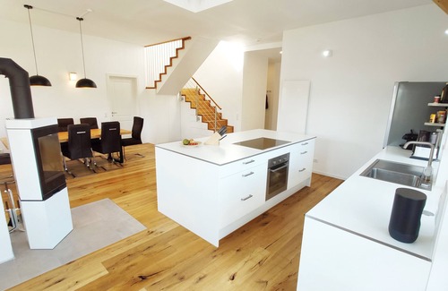 Gorisried Apartment | Exclusive, sunny new-build vacation apartment with the flair of a former barn