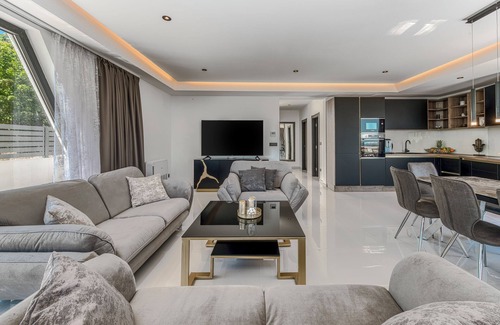 Plat Villa | Exclusive Villa Belenum with breakfast, gym, sauna, sea views
