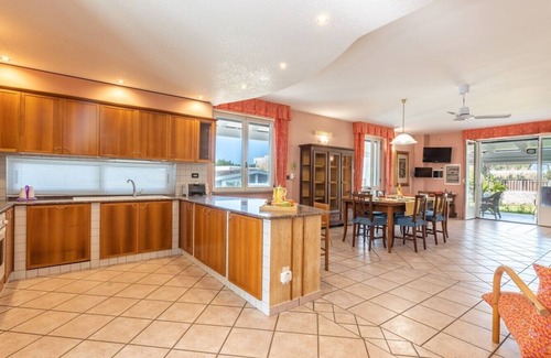 Capilungo Villa | Exclusive villa by the sea 4 bedrooms, 3 bathrooms 8 places