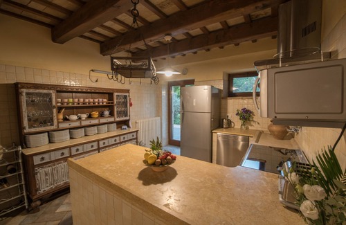 Ponzano di Fermo House | Exclusive villa with pool for weddings and retreats, wi-fi air-con