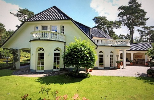 Bendestorf Villa | Exclusive villa on the outskirts of Hamburg