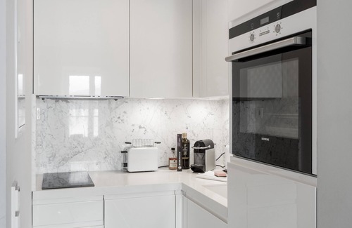 Tegernsee Apartment | Exclusive with lake view, free parking space and high-quality furnishings