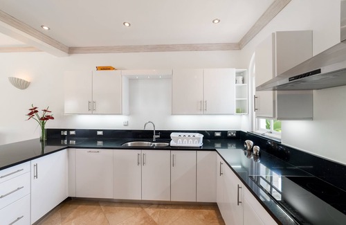 Prospect Villa | Exclusivity and luxury in this 4 bedrooms villa located in a gated secured commu