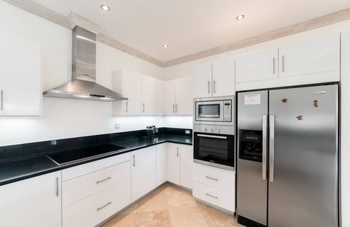 Prospect Villa | Exclusivity and luxury in this 4 bedrooms villa located in a gated secured commu