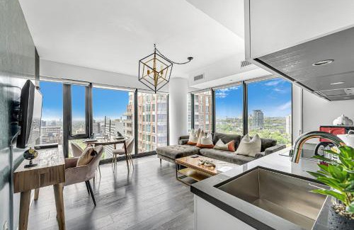 Bloor-Yorkville Apartment | Executive 1 Bedroom close to Four Seasons Yorkville!