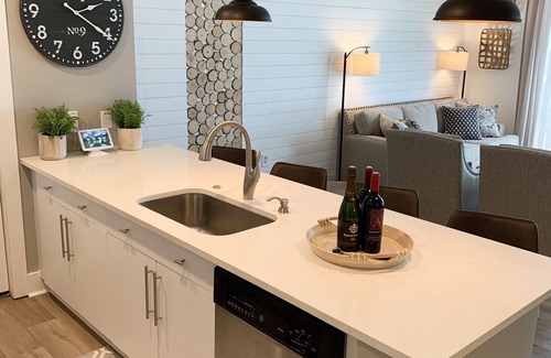 Downtown Tampa Condo | EXECUTIVE 1 BEDROOM SUITE w/WATERVIEW - Riverwalk Downtown Tampa