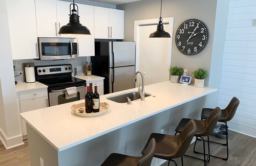 Downtown Tampa Condo | EXECUTIVE 1 BEDROOM SUITE w/WATERVIEW - Riverwalk Downtown Tampa