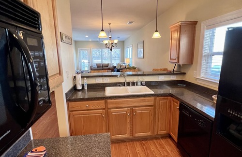 Santee Condo | Executive 2 BR/2 BA Lakefront Corner Suite Condo