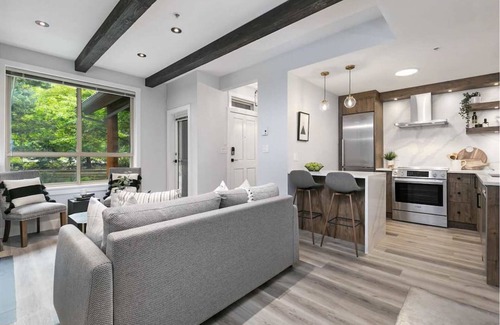 Whistler Cay Estates Condo | Executive 2BR Whistler Village Home: Sleeps 6, AC, Free Parking & Near Shops & Trail!