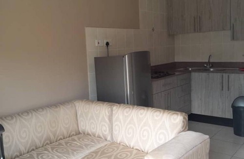 Harare Apartment | Executive Apartment With 2 Beds Kitchenette - 2072