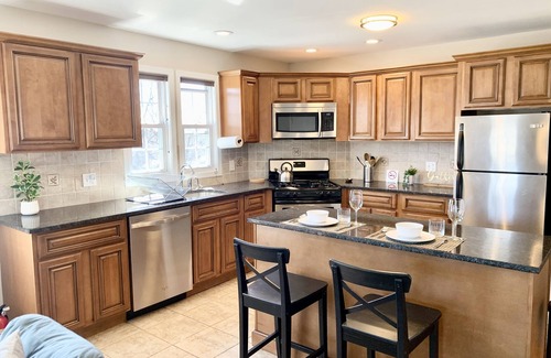 Montclair Apartment | Executive Apt, a short walk to NYC train. King Bed. Free Parking. Central AC.