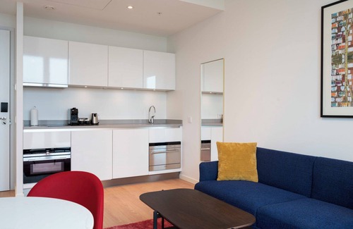 Zuidas Hotel | Executive Comfort: 2 Spacious 1BR Apartment with Full Kitchen, Central Location!