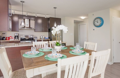 Crosstown Apartment | Executive Condo 3 beds 2 separate baths ac parking