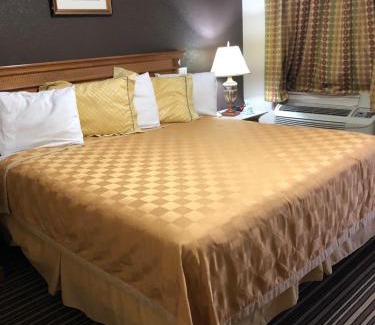Ira Hotel | Executive Inn Snyder