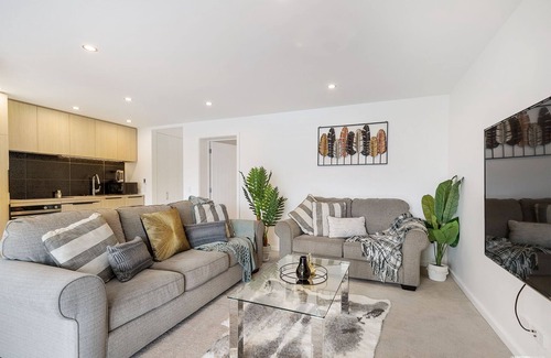 Frankton Apartment | Executive Living in Bluewater