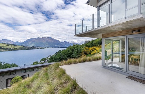 Frankton Apartment | Executive Living in Bluewater