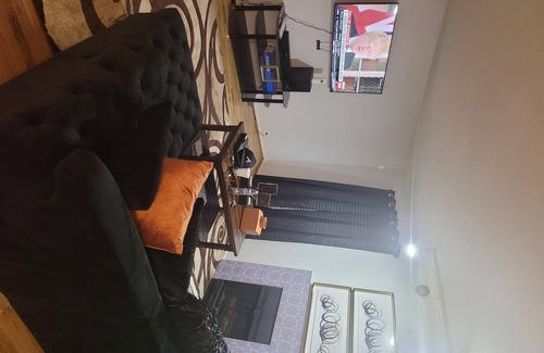Woodlake - Briar Meadow Condo | Executive Luxe 2 bed 1/2 Condo fab unit