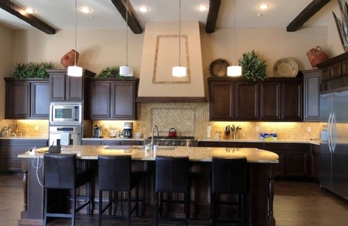 Mountain Bridge House | Executive Mansion Bungalow