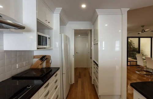 Geraldton House | Executive Marina Townhouse