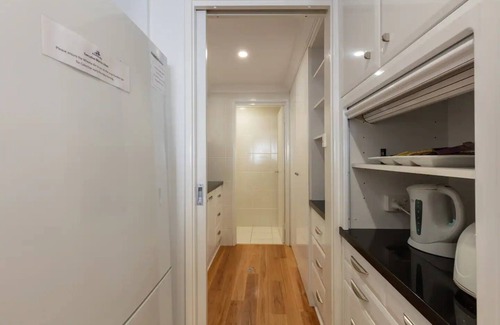 Geraldton House | Executive Marina Townhouse
