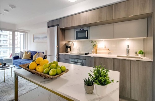 St. James Town House | Executive Stay - Gym - Pool
