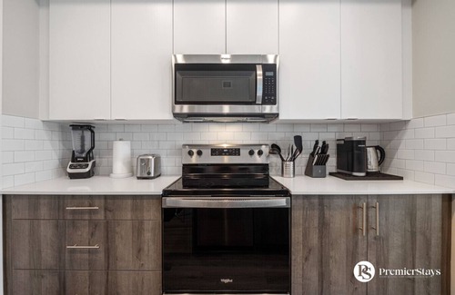 Inglewood Apartment | Executive Suite in Inglewood » 2BR » AC » Parking