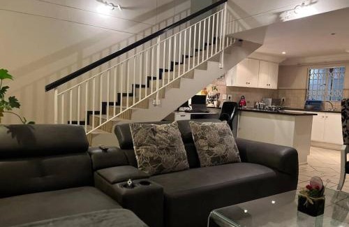 Arcadia Apartment | Executive suite@Lofts