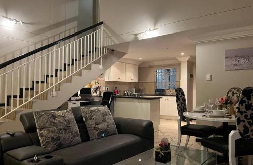 Arcadia Apartment | Executive suite@Lofts