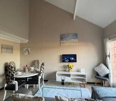 Arcadia Apartment | Executive suite@Lofts