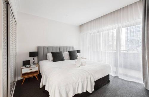 Chinatown Apartment | Executive Urban Living with Balcony & Heated Pool