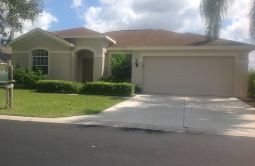 Beachwalk Isles Villa | Executive Villa With Pool And Lakeside Position Within Exclusive Gated Community