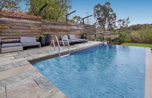 Inglewood House | exhale Country Escape Pool, wifi, sleeps 10