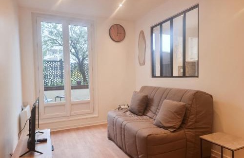 Montigny-le-Bretonneux Apartment | ExigeHome - Appartement en plein centre-ville