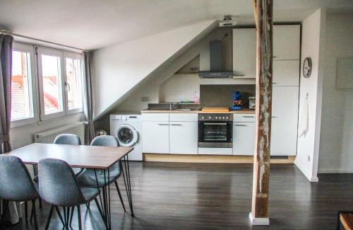 Hohentor Apartment | EXKLUSIVE 2 Zi. Dachgeschosswohnung in Top Lage!